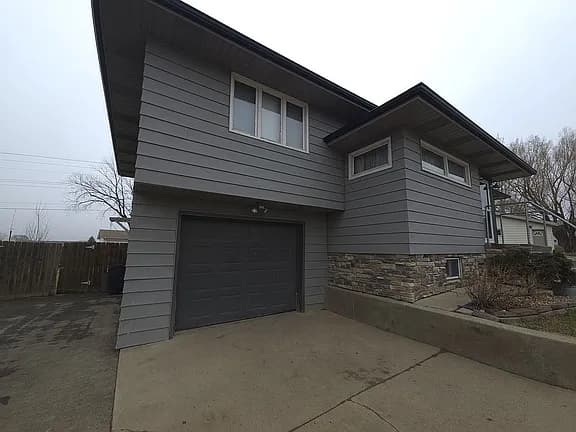 312 E St S — exterior photo