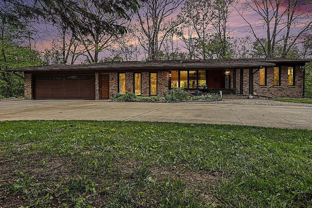 8730 B Ave — exterior photo