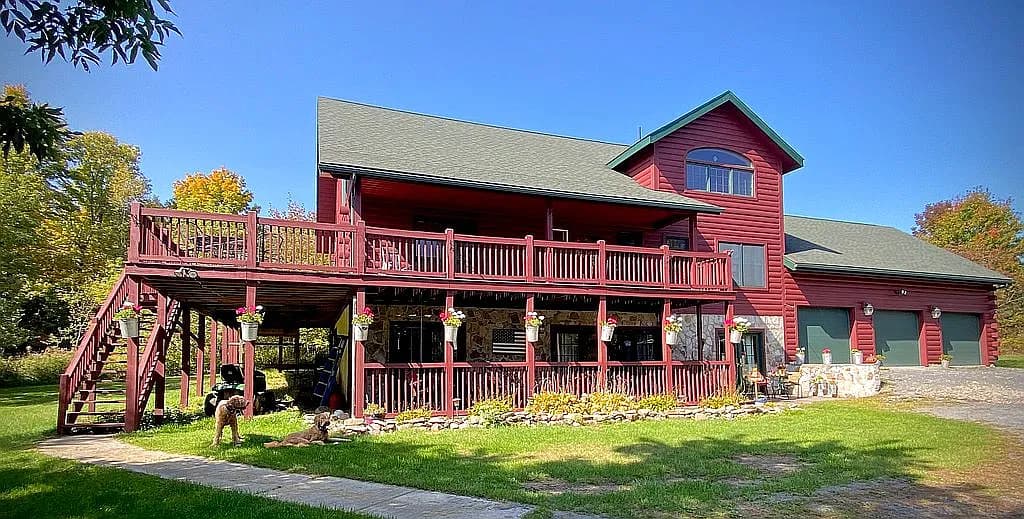 11 Laura Dr — exterior photo