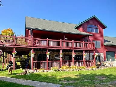 11 Laura Dr — exterior photo