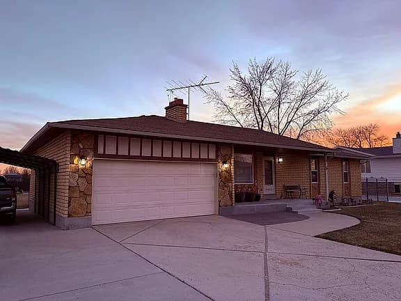 6043 W 9740 N — exterior photo