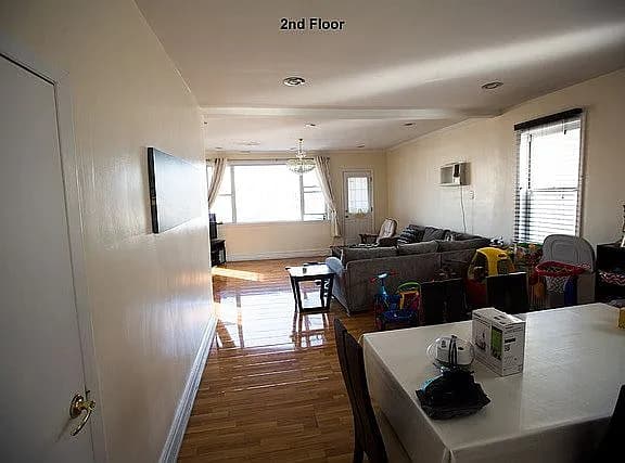 2194 E 7th St — exterior photo