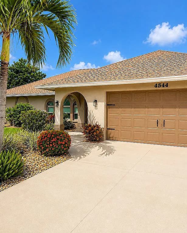 4544 SW 13th Ave — exterior photo