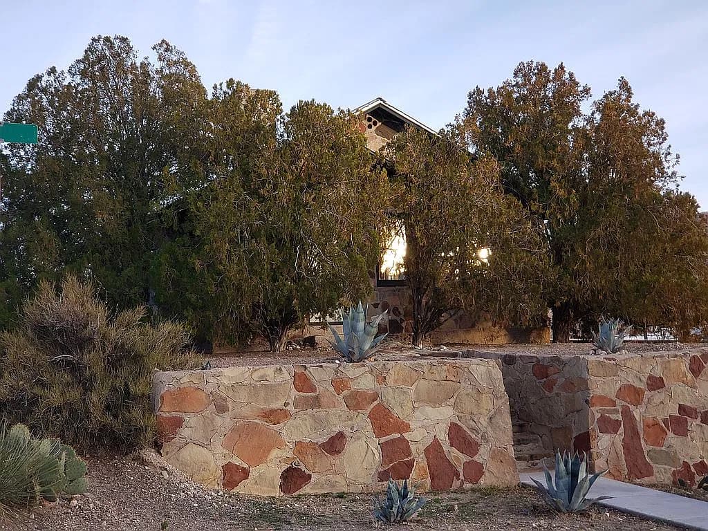 717 Kopra St — exterior photo