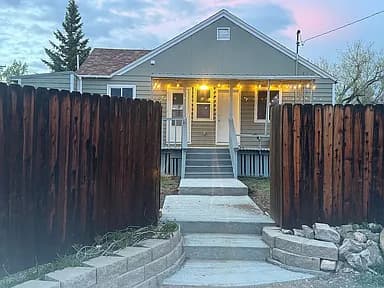 430 7th St N — exterior photo