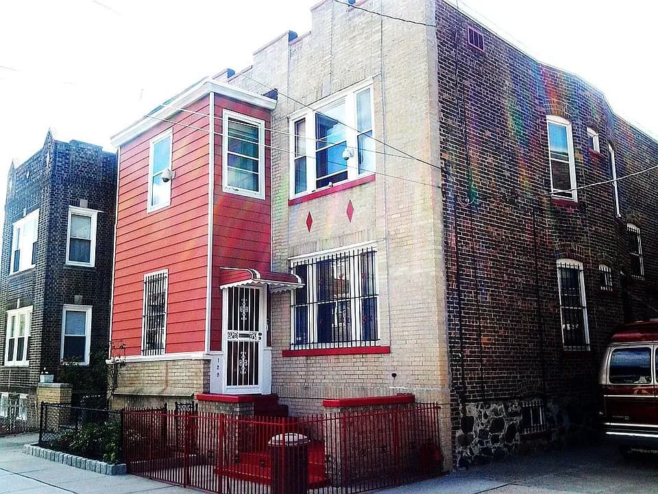 129 Stevens Ave — exterior photo
