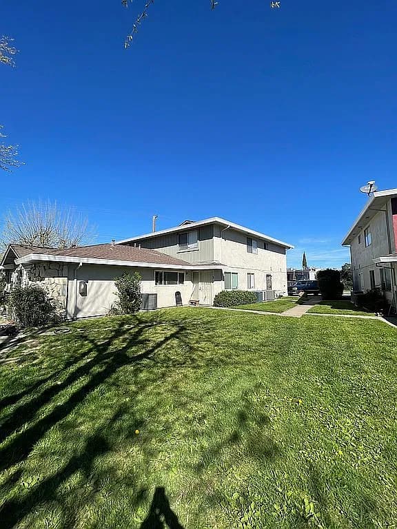 4411 Greenholme Dr APT 3 — exterior photo