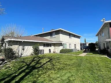 4411 Greenholme Dr APT 3 — exterior photo