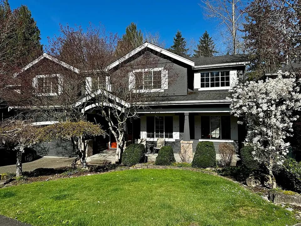 3117 222nd Ct SE — exterior photo