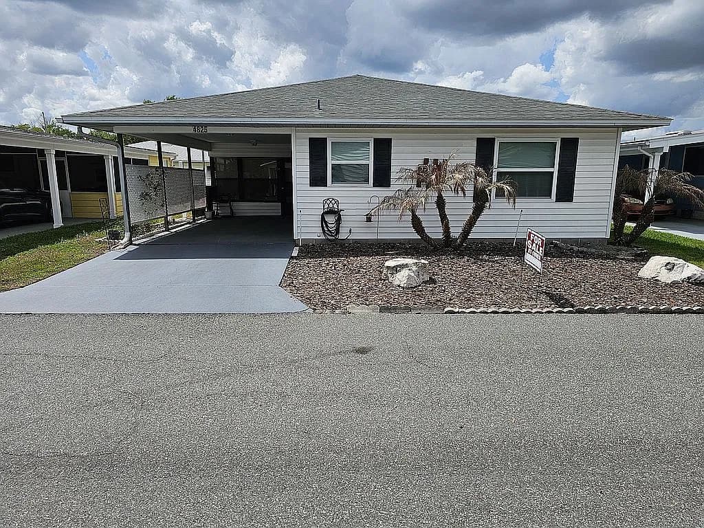 4825 Goldenview Ln — exterior photo