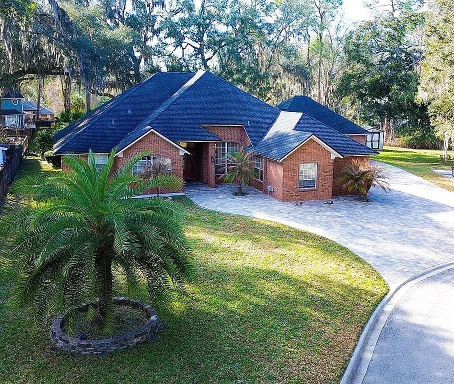 11750 Coastal Ln W — exterior photo