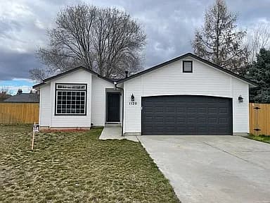 1120 W Bird Ave — exterior photo