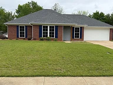 131 Eastwood Dr — exterior photo