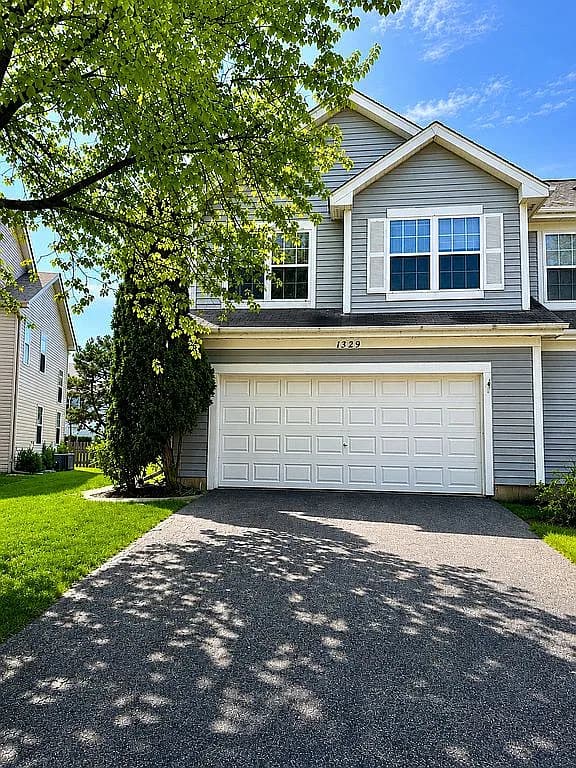 1329 Newport St — exterior photo