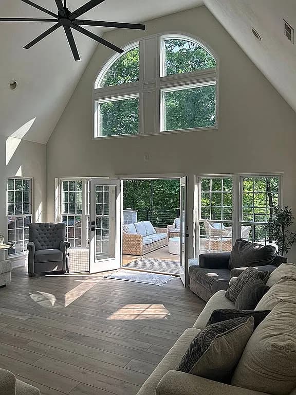 949 Fox Ridge Ln — exterior photo