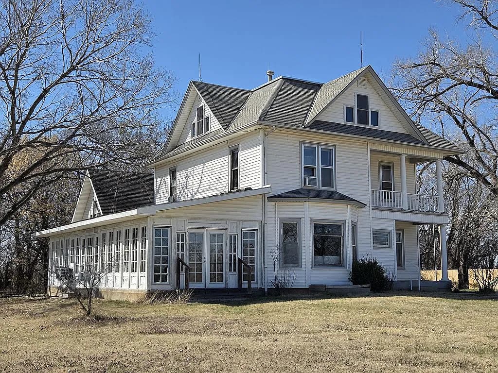 13113 S Victory Rd — exterior photo