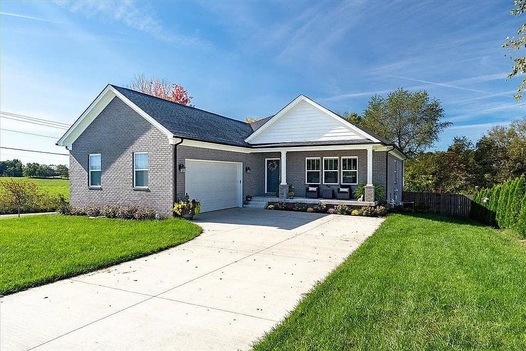 6701 Heritage Ln — exterior photo