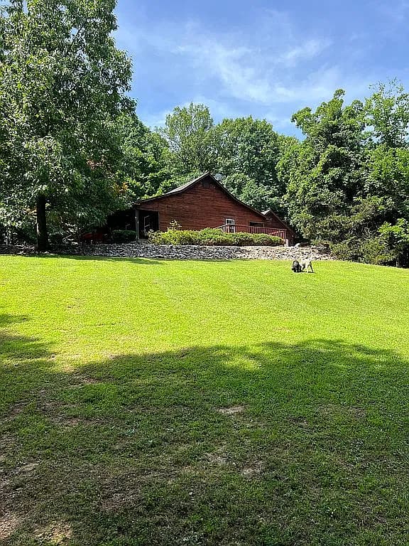 8123 Red Oak Dr — exterior photo