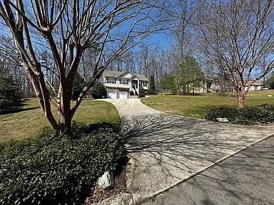1045 Durham St — exterior photo