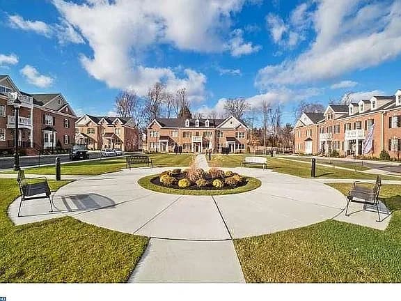75 Creekview Ln — exterior photo