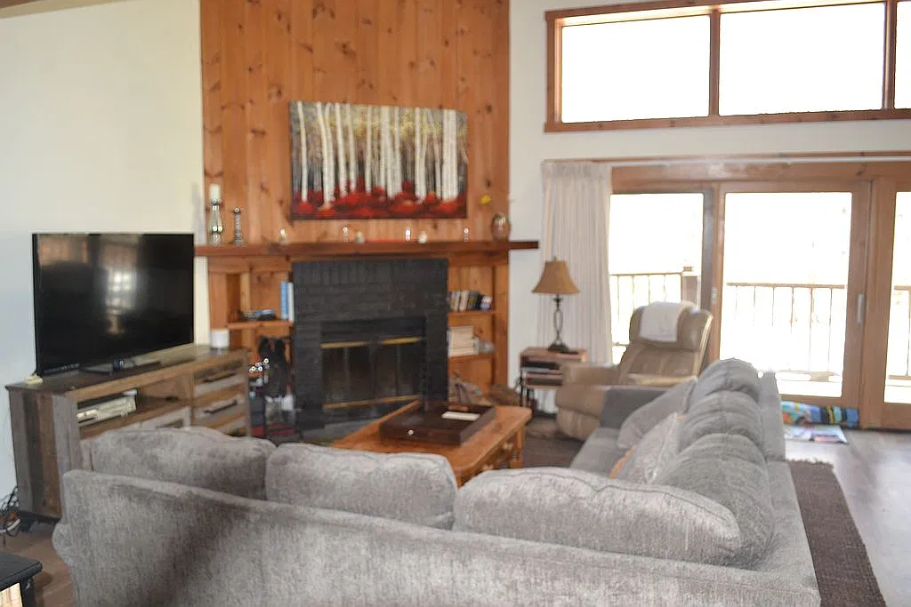 4 Newfane Cir #B — exterior photo