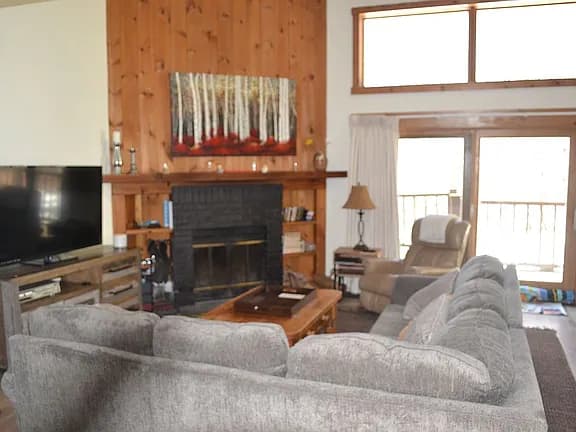 4 Newfane Cir #B — exterior photo