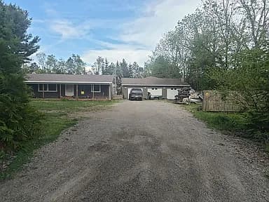5523 Lake Pleasant Rd S — exterior photo