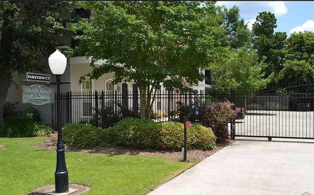 11815 Parkview Ct — exterior photo