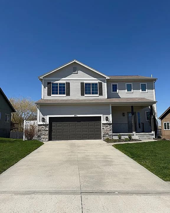 1616 N 209th St — exterior photo