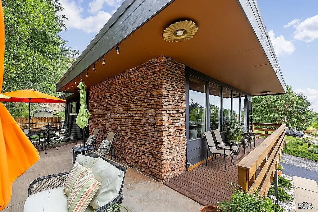 1330 Saint Cloud St — exterior photo