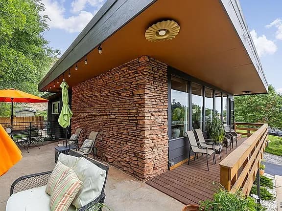 1330 Saint Cloud St — exterior photo