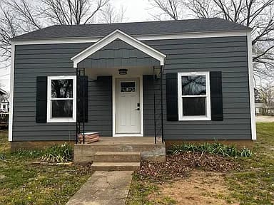 212 W Laurel St — exterior photo