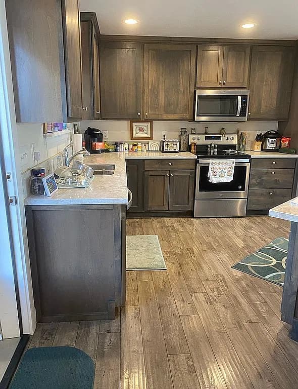 111 Streamside Ln — exterior photo