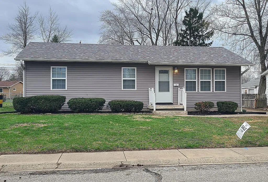 4033 N Cambridge Dr — exterior photo