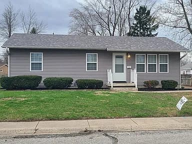 4033 N Cambridge Dr — exterior photo