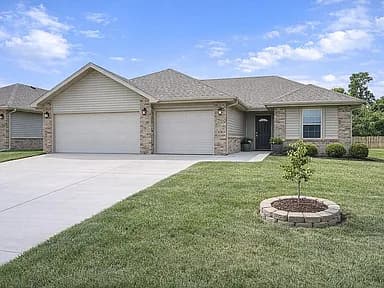 485 W Melody Ln — exterior photo