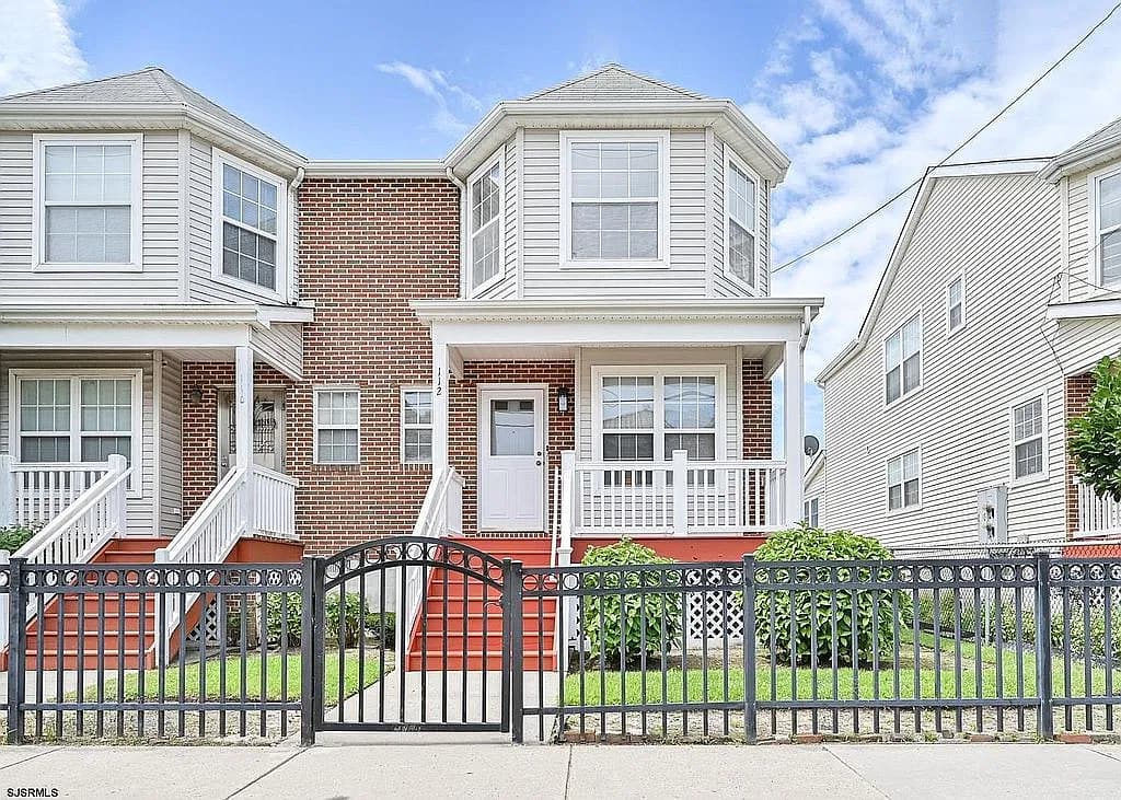 112 N Maryland Ave — exterior photo