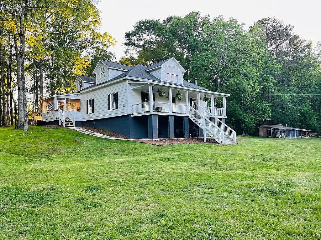1661 Sugar Creek Church Rd — exterior photo