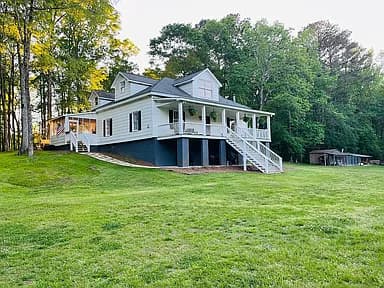1661 Sugar Creek Church Rd — exterior photo