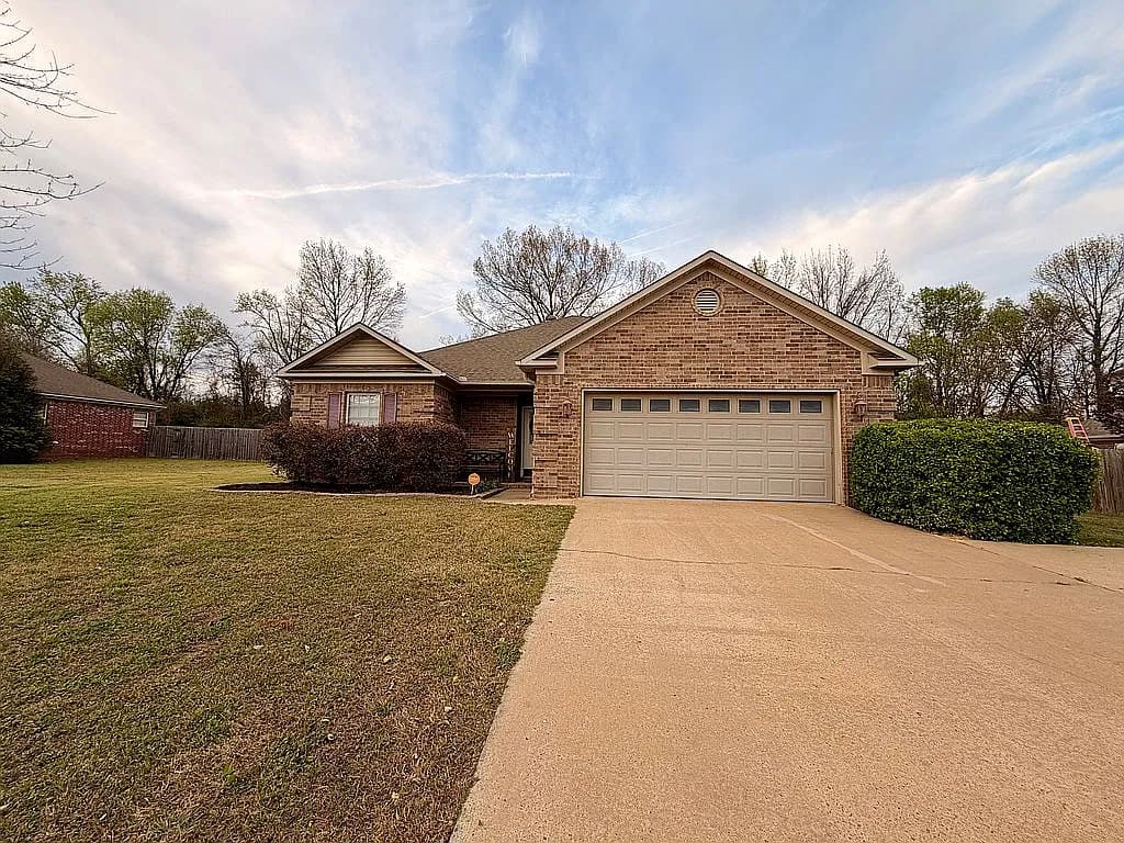 500 Meadow Lynn Dr — exterior photo