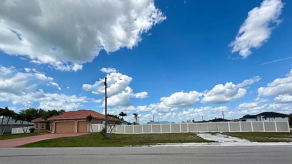 4125 Jacaranda Pkwy W — exterior photo