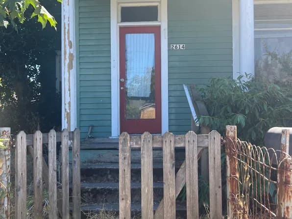 2614 S 54th St — exterior photo