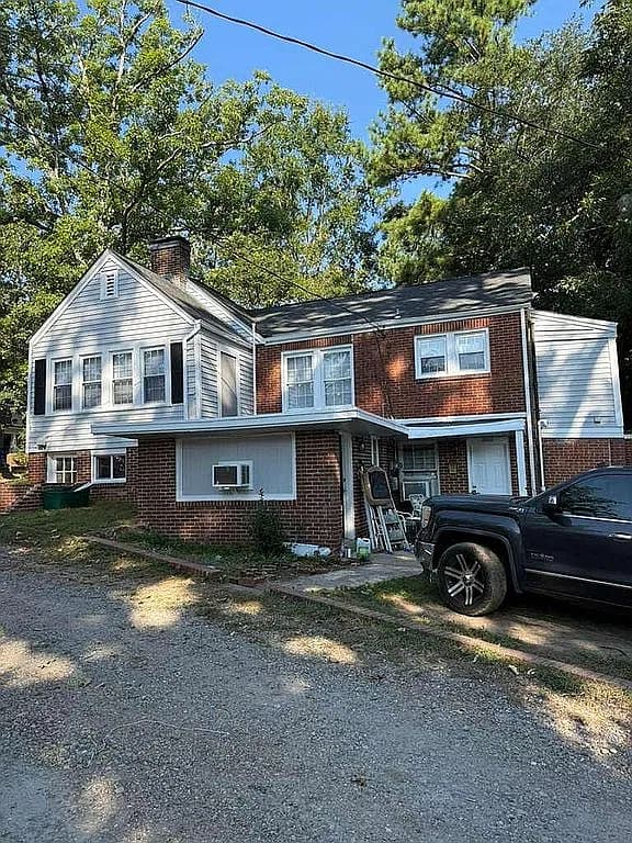 200 Hillcrest Dr — exterior photo
