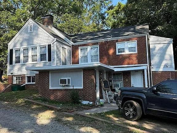 200 Hillcrest Dr — exterior photo