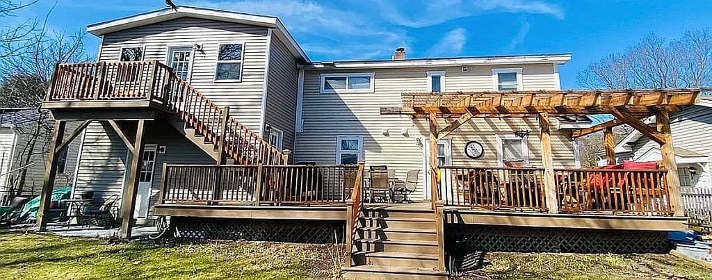 31 Greening Ave — exterior photo