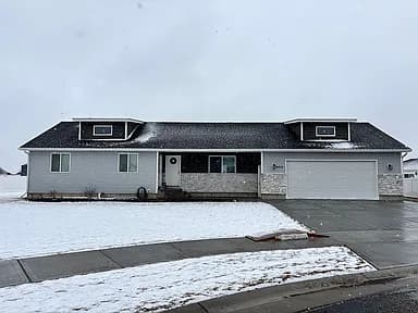 4413 E Poppy Ln — exterior photo