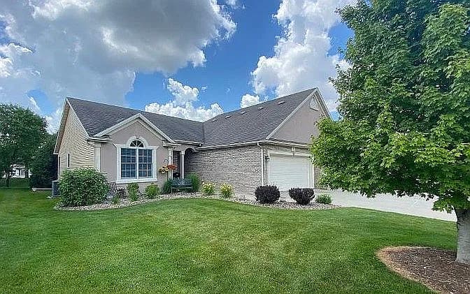 19 Inglewood Ln — exterior photo