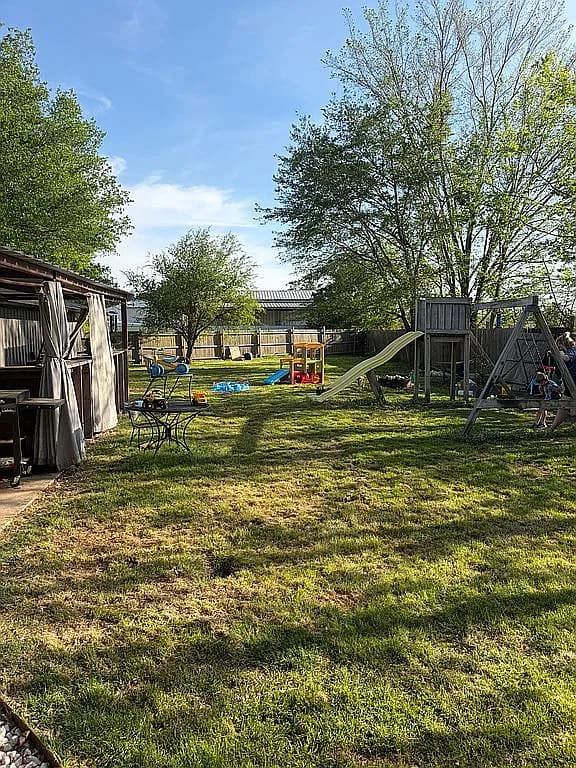 35 Private Road 33081 — exterior photo