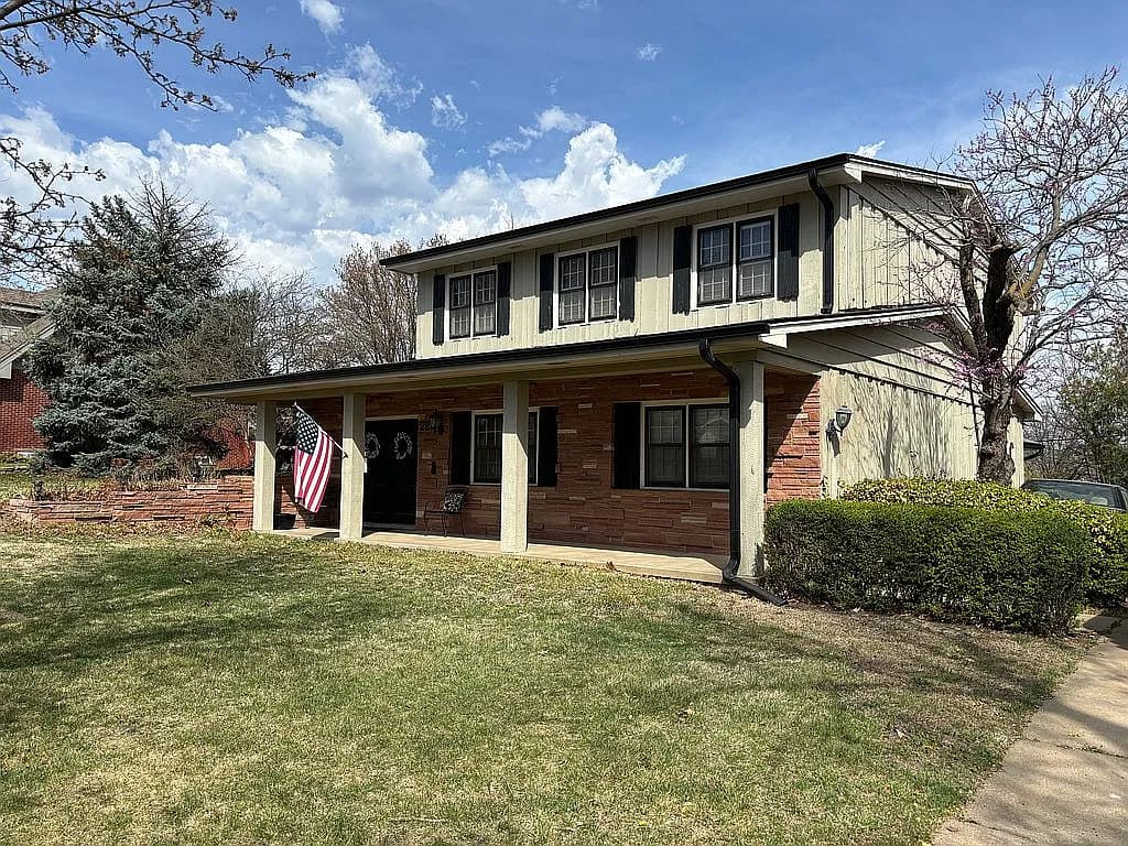 2211 Edgehill Rd — exterior photo