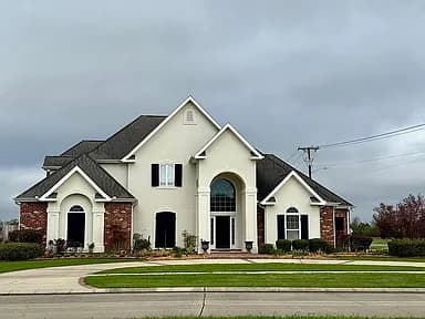 400 Renwick Blvd — exterior photo
